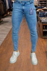 Calça Skinny Jeans Claro True Hero